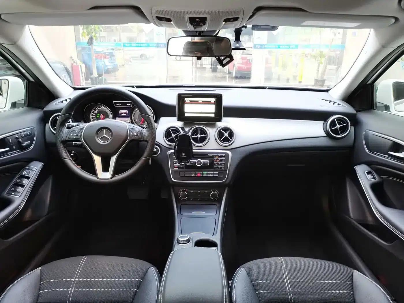 Mercedes-Benz GLA (Imported) 2015 GLA 200 — миниатюра 11