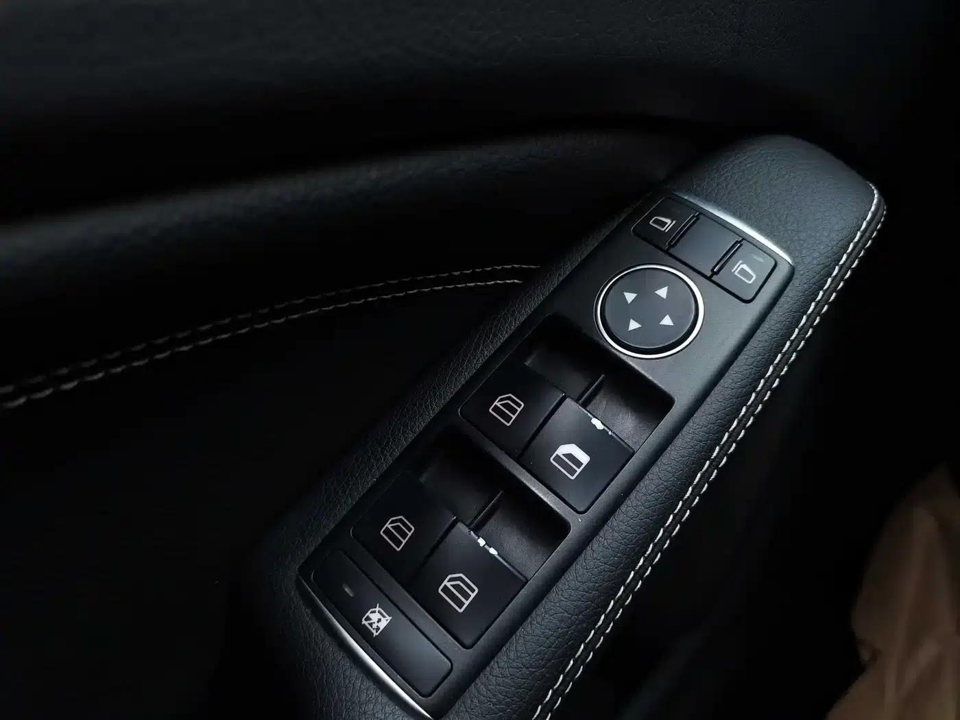 Mercedes-Benz GLA (Imported) 2015 GLA 200 — миниатюра 15