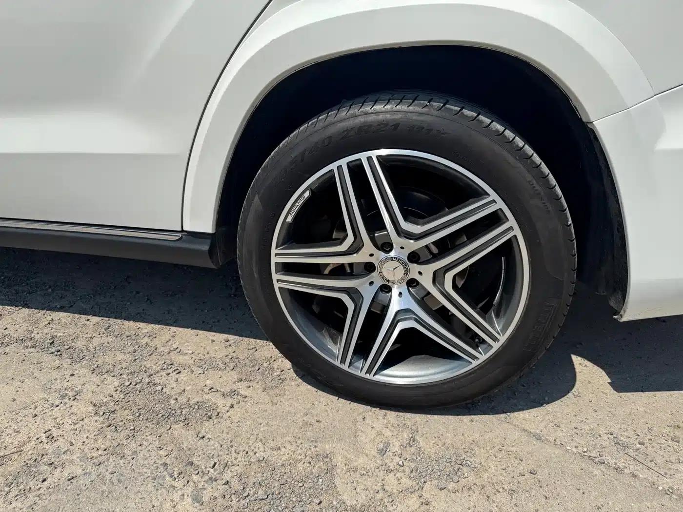 2017 Mercedes-Benz GLS 400 4MATIC Luxury — миниатюра 18