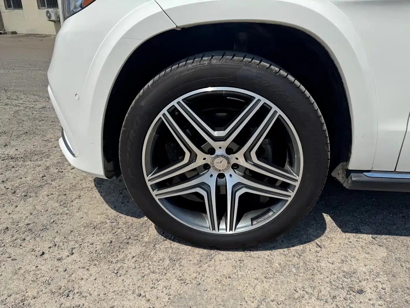 2017 Mercedes-Benz GLS 400 4MATIC Luxury — миниатюра 19