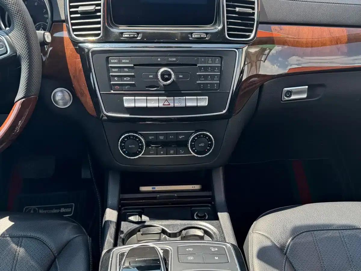2017 Mercedes-Benz GLS 400 4MATIC Luxury — миниатюра 28