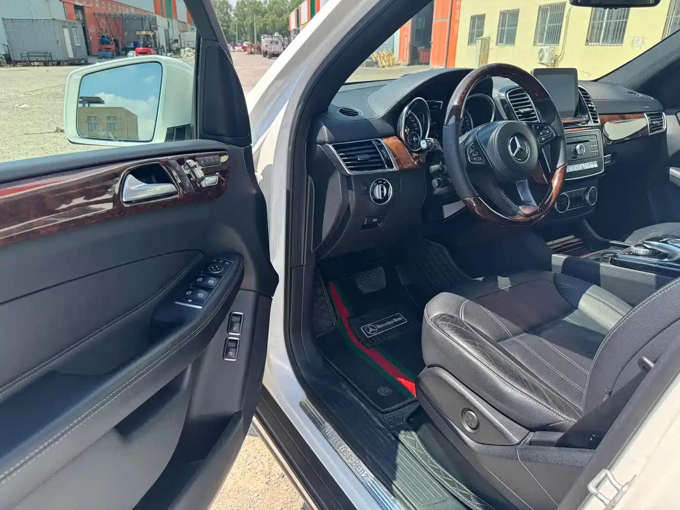 2017 Mercedes-Benz GLS 400 4MATIC Luxury — миниатюра 30