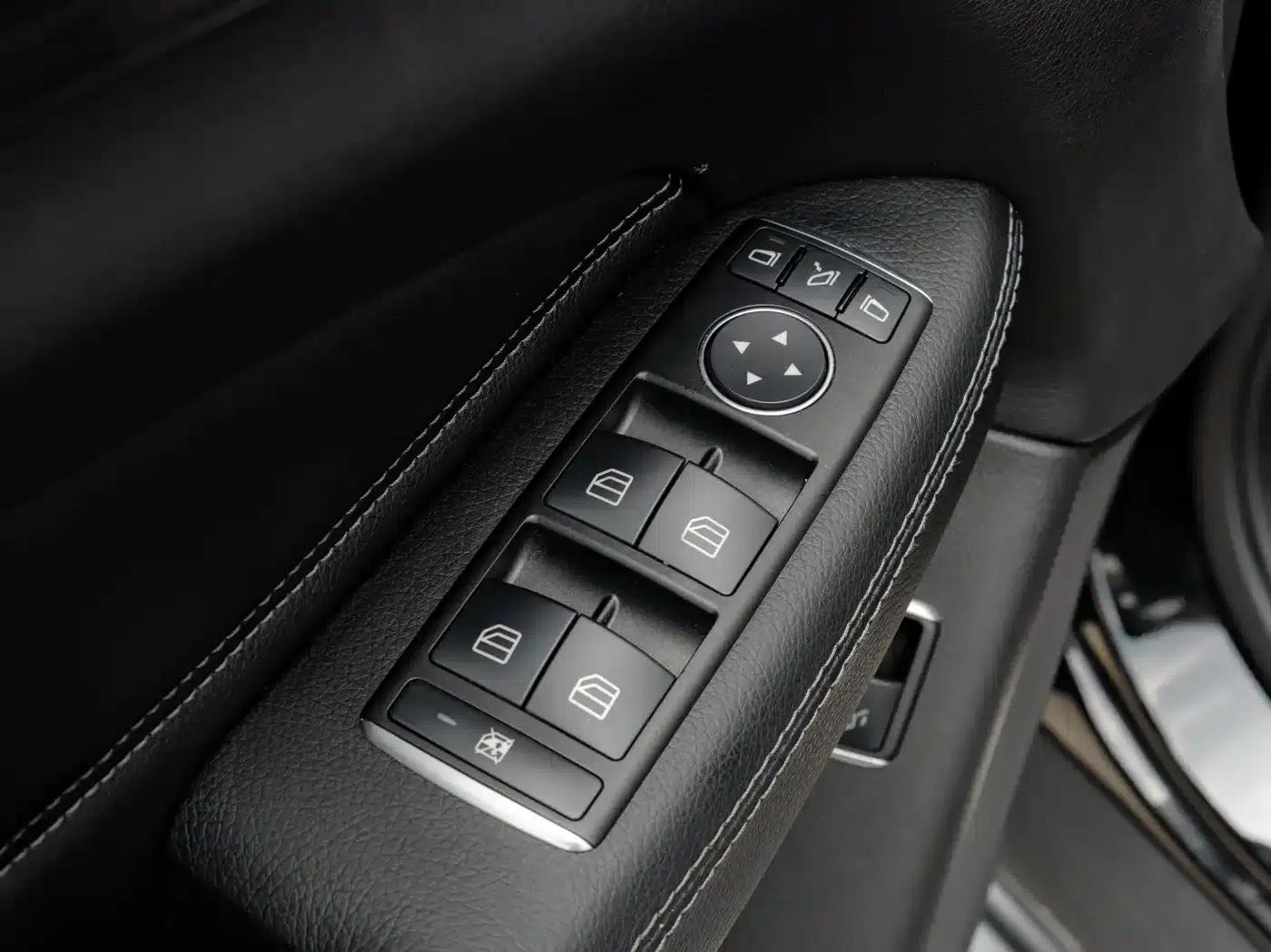 2016 Mercedes-Benz GLS 450 4MATIC (US Spec) — миниатюра 13