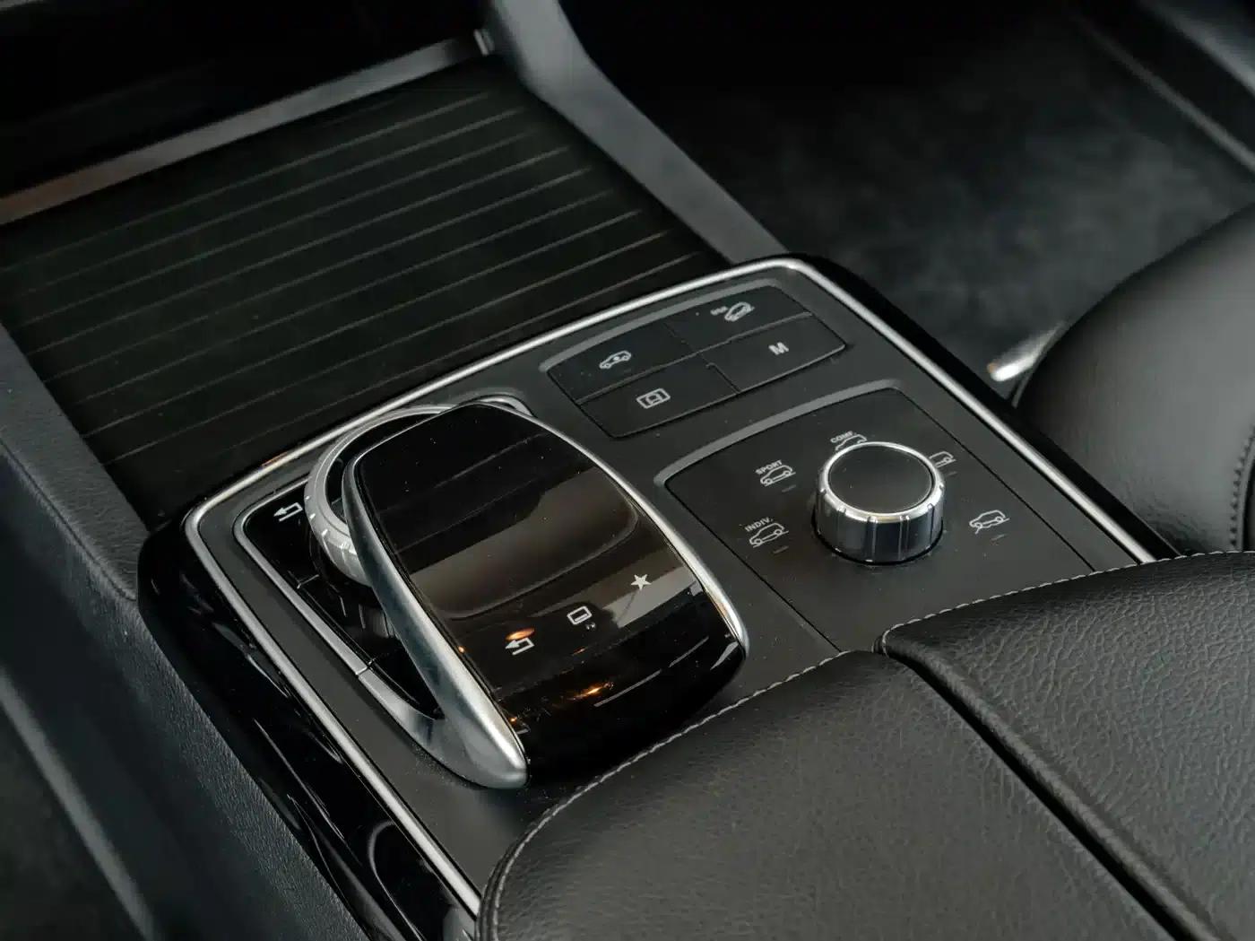 2016 Mercedes-Benz GLS 450 4MATIC (US Spec) — миниатюра 6