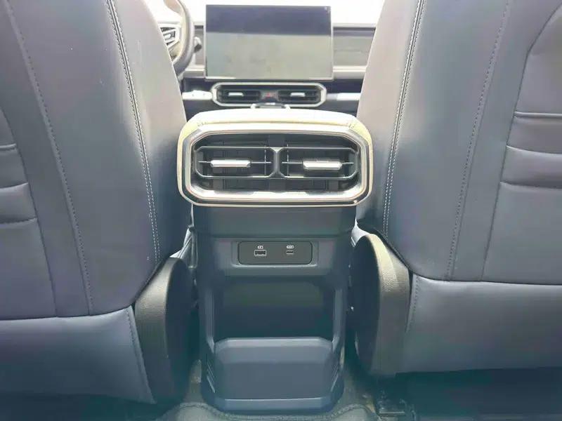 Jetour Traveler C-DM 2024 1.5TD DHT 208km 2WD Mountain Edition — миниатюра 9