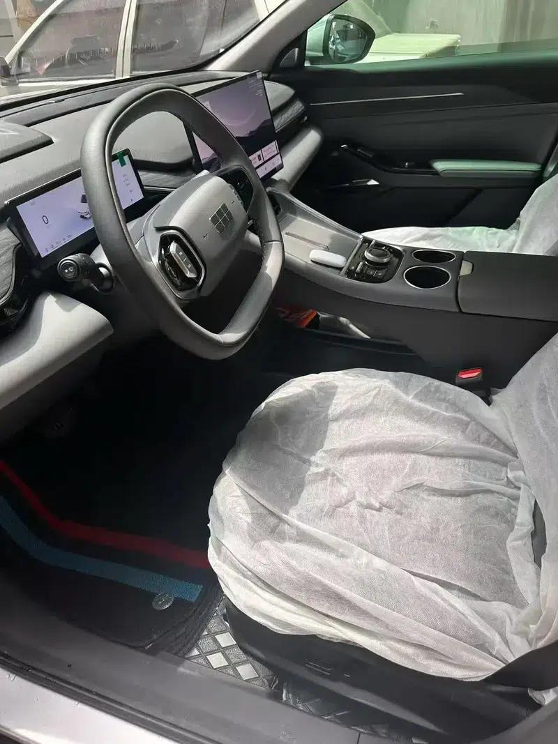 Galaxy L6 2025 1.5 EM-i DHT 140KM Explorer+ Edition — миниатюра 10
