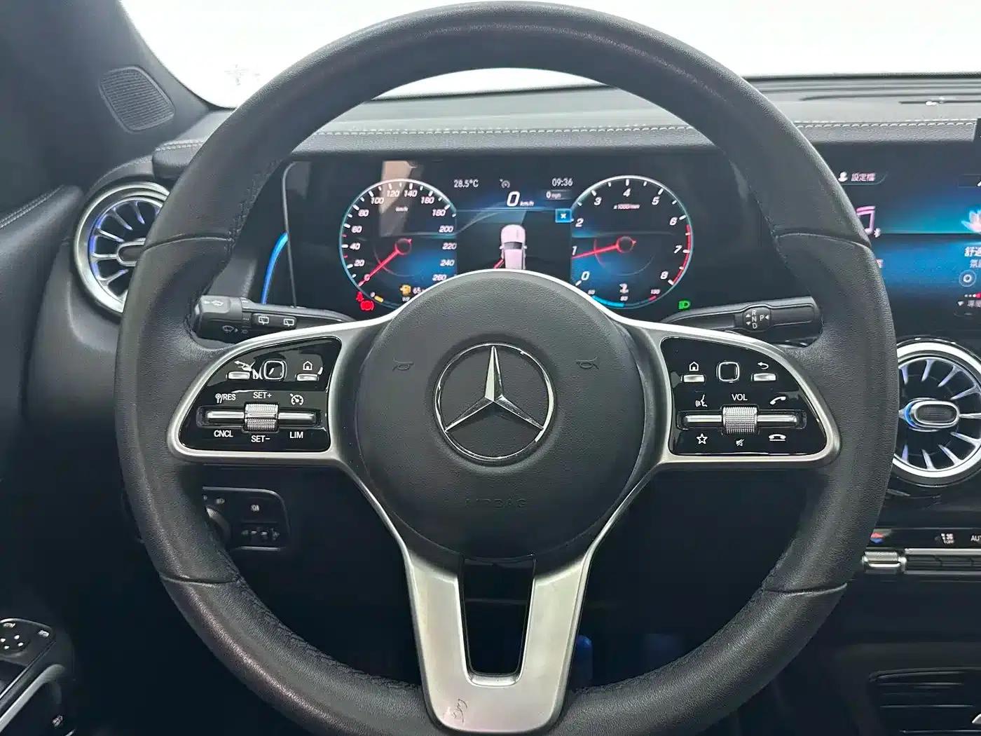 2020 Mercedes-Benz GLB 180 Dynamic — миниатюра 12