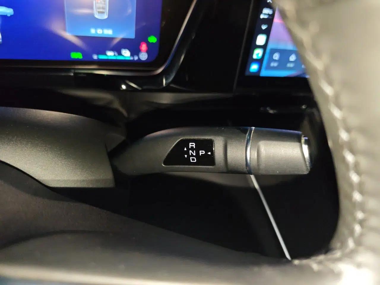 Haval Fierce Dragon Max 2023 1.5L Hi4 105 Four-Wheel Drive Navigation Edition — миниатюра 11