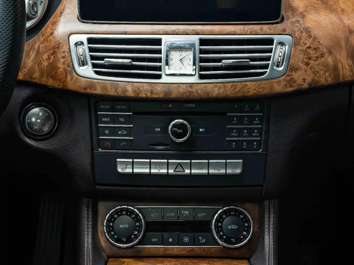 2012 Mercedes-Benz CLS 300 CGI — миниатюра 16