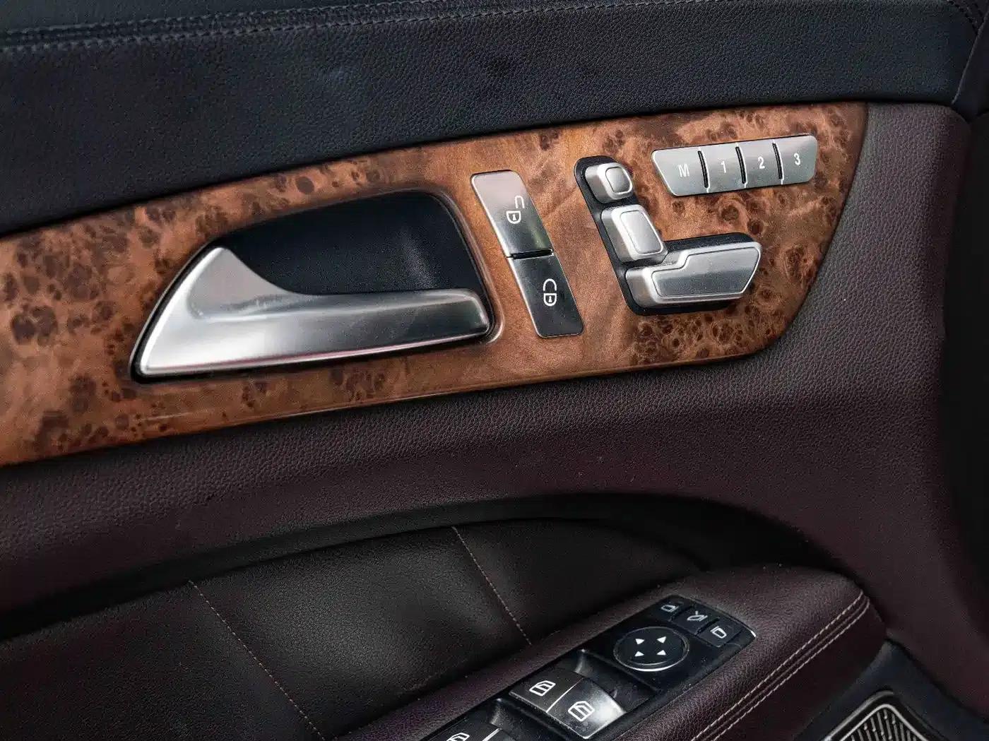 2012 Mercedes-Benz CLS 300 CGI — миниатюра 17