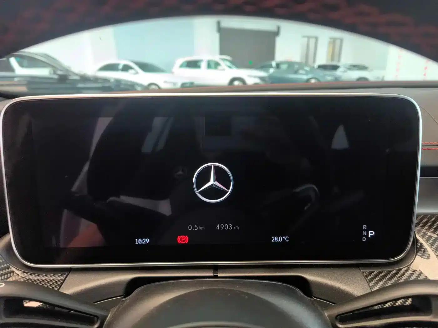 2024 Mercedes-Benz C-Class AMG C 43 4MATIC Estate Special Edition — миниатюра 12