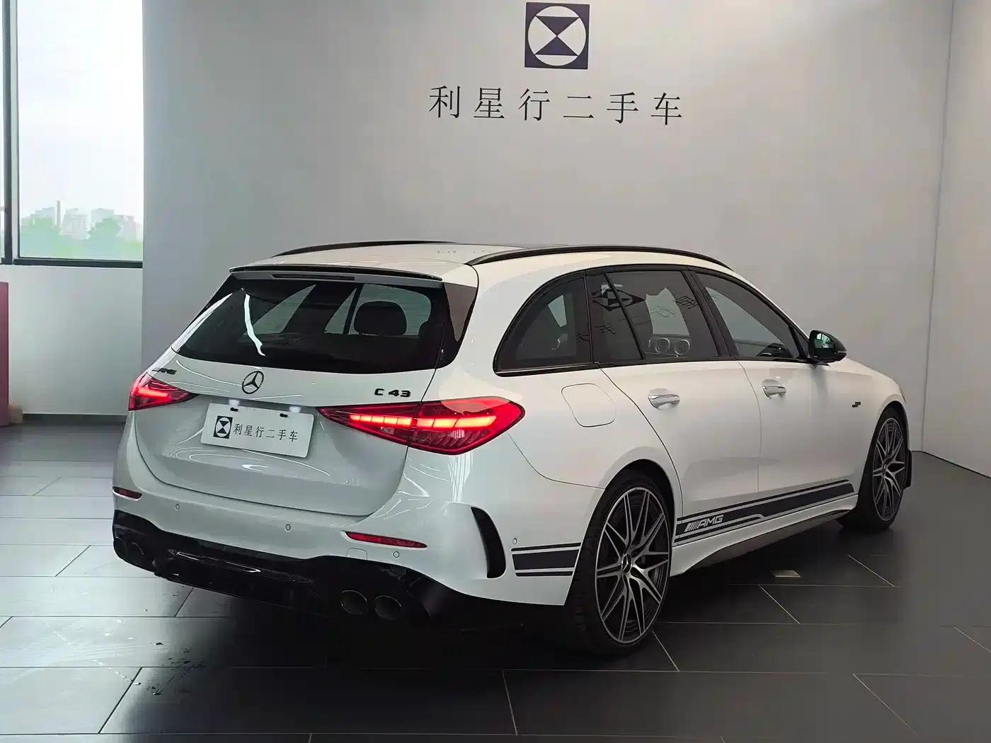 2024 Mercedes-Benz C-Class AMG C 43 4MATIC Estate Special Edition — миниатюра 4
