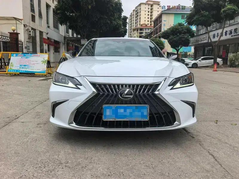 Lexus ES 2022 300h Premium Edition — миниатюра 2