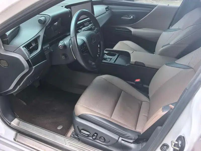 Lexus ES 2022 300h Premium Edition — миниатюра 8