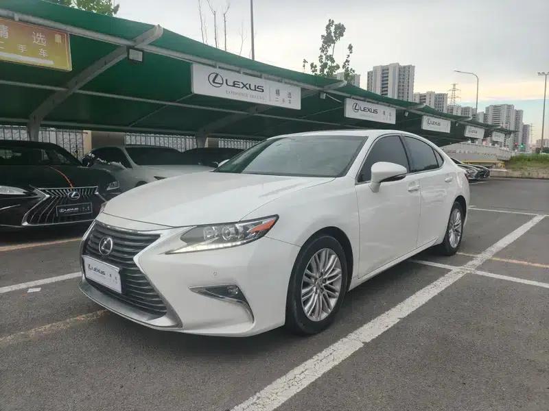 Lexus ES 2015 200 Comfort Edition — миниатюра 1