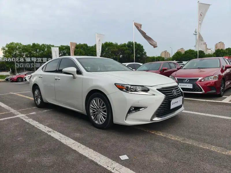 Lexus ES 2015 200 Comfort Edition — миниатюра 3