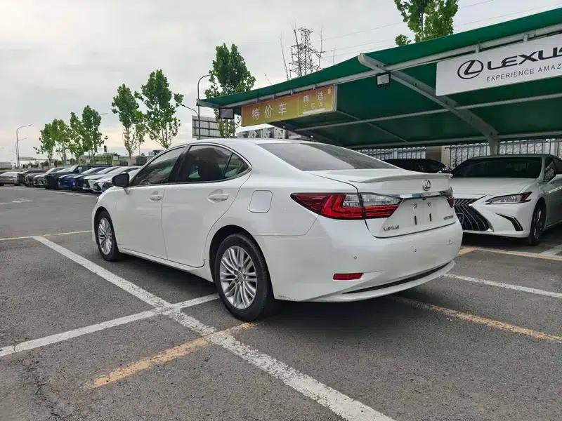 Lexus ES 2015 200 Comfort Edition — миниатюра 4