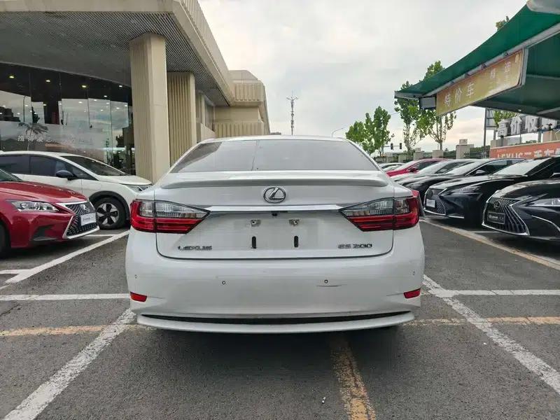 Lexus ES 2015 200 Comfort Edition — миниатюра 5