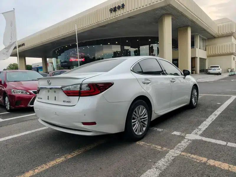 Lexus ES 2015 200 Comfort Edition — миниатюра 6