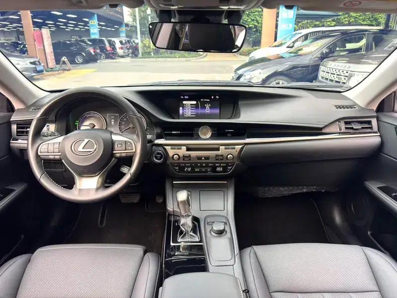 Lexus ES 2015 300h Comfort Edition — миниатюра 15