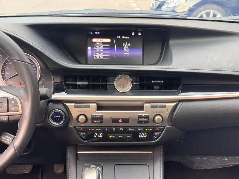 Lexus ES 2015 300h Comfort Edition — миниатюра 16
