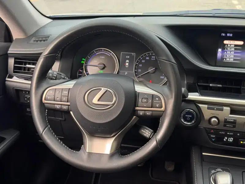 Lexus ES 2015 300h Comfort Edition — миниатюра 18