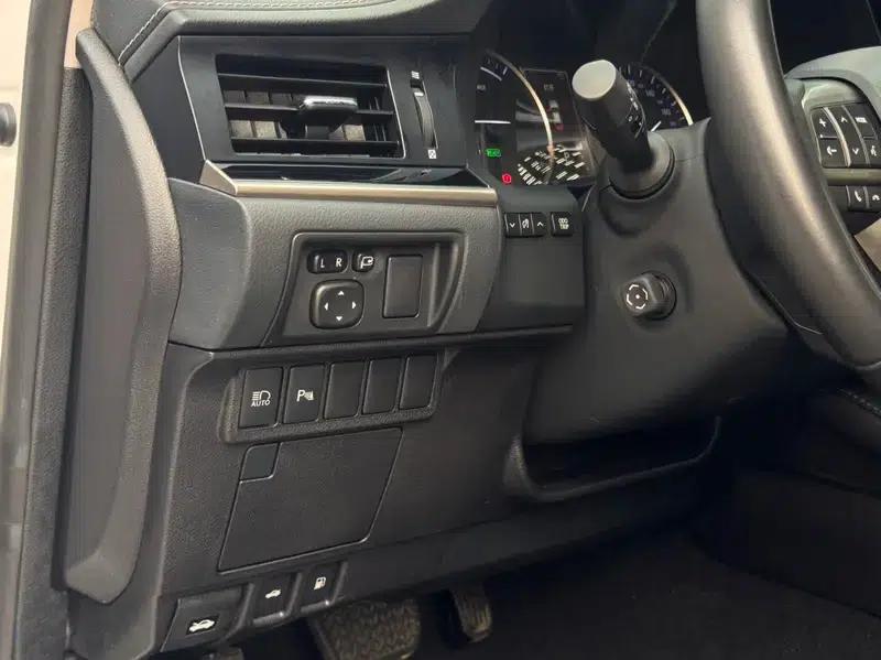 Lexus ES 2015 300h Comfort Edition — миниатюра 20
