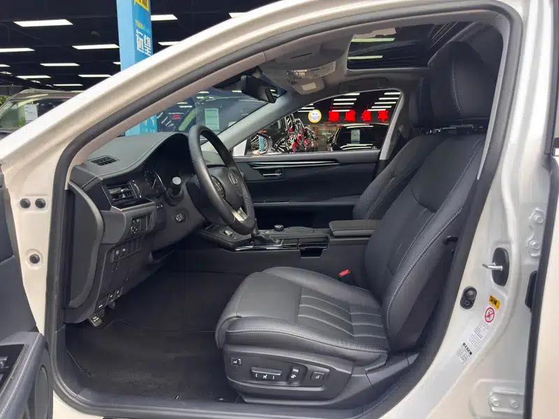 Lexus ES 2015 300h Comfort Edition — миниатюра 23