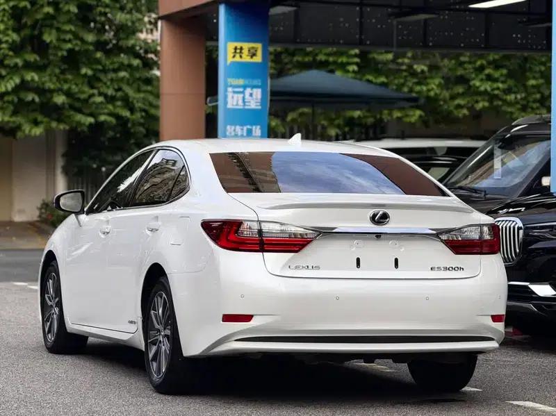 Lexus ES 2015 300h Comfort Edition — миниатюра 4