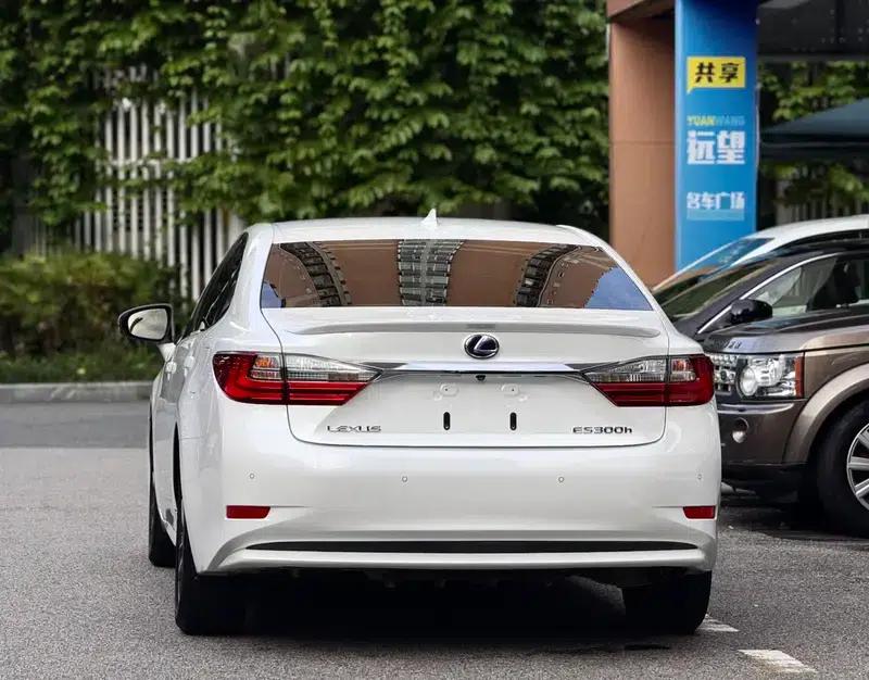 Lexus ES 2015 300h Comfort Edition — миниатюра 5