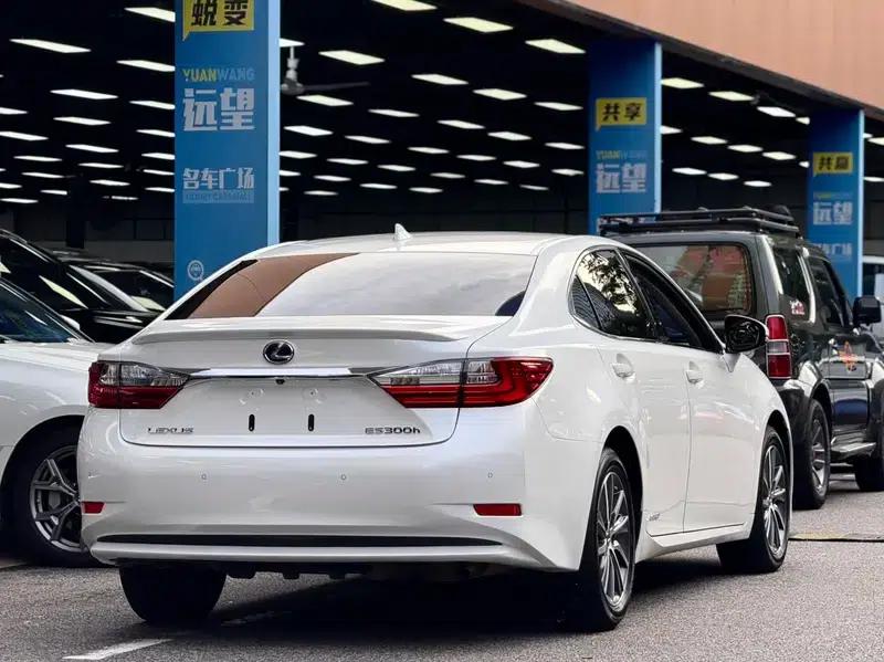 Lexus ES 2015 300h Comfort Edition — миниатюра 6