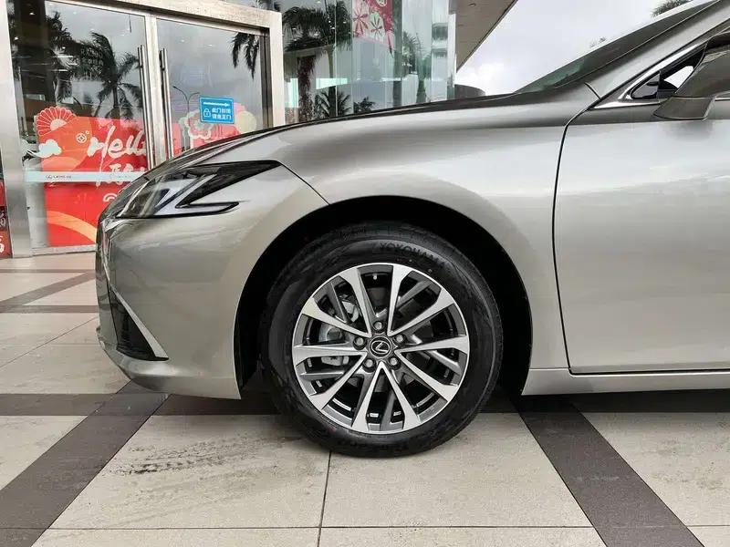 Lexus ES 2025 200 Premium Edition — миниатюра 3