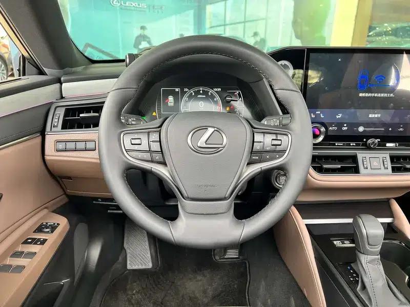 Lexus ES 2025 200 Premium Edition — миниатюра 8