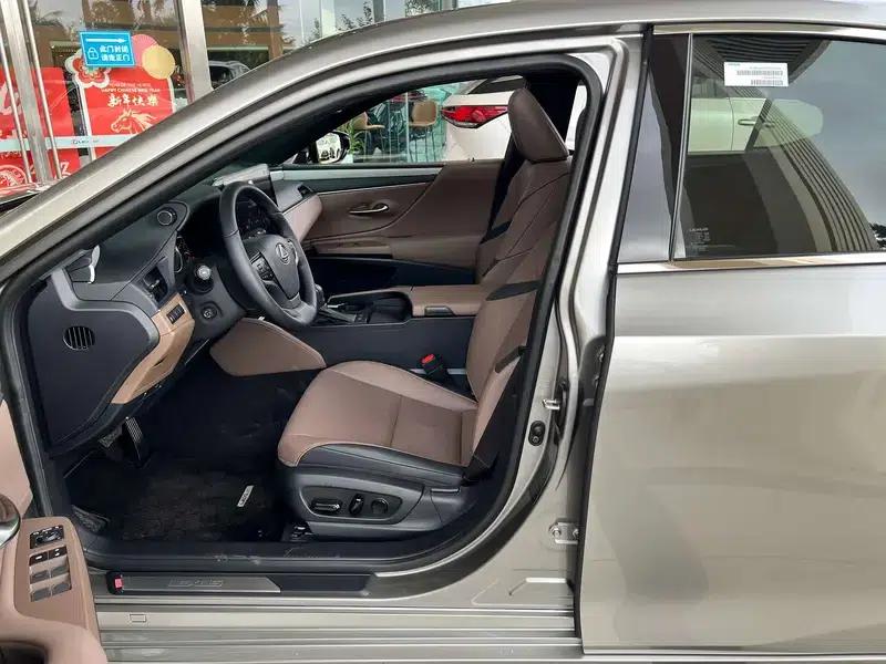 Lexus ES 2025 200 Premium Edition — миниатюра 10