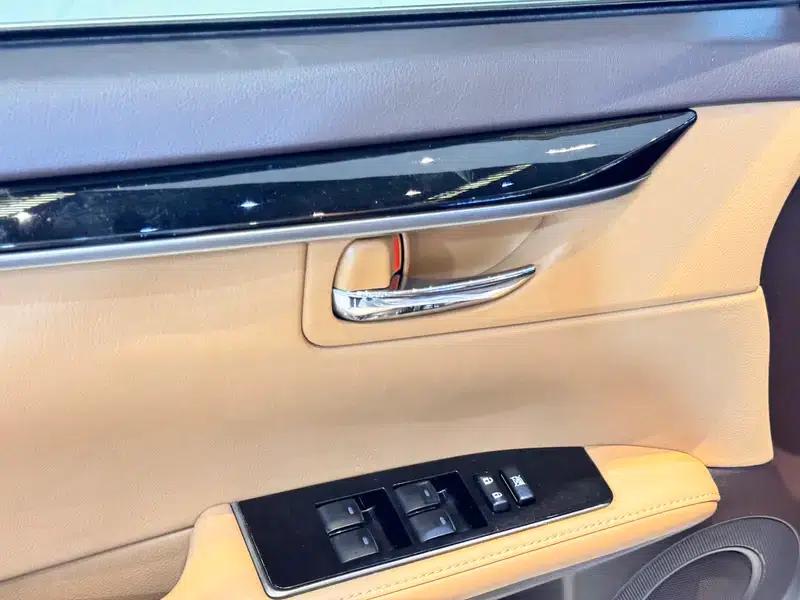 Lexus ES 2015 200 Comfort Edition — миниатюра 11
