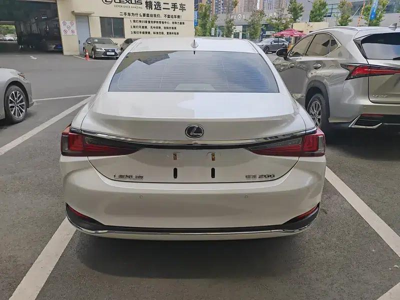 Lexus ES 2022 200 Premium Edition — миниатюра 2