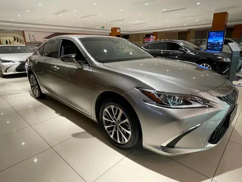 Lexus ES 2022 200 Premium Edition — миниатюра 3