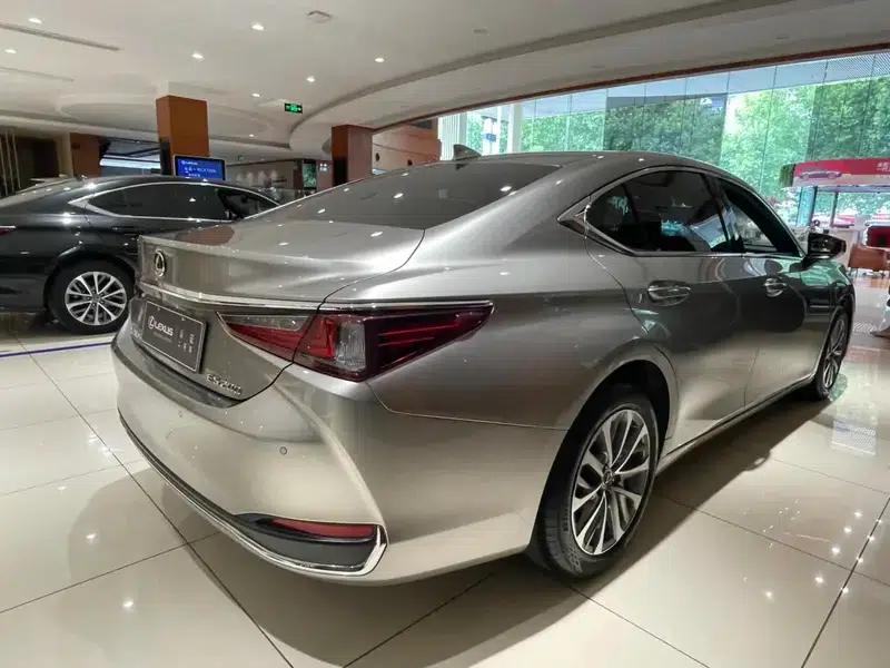 Lexus ES 2022 200 Premium Edition — миниатюра 6