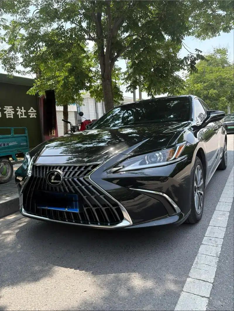 Lexus ES 2024 200 Premium Edition — миниатюра 1