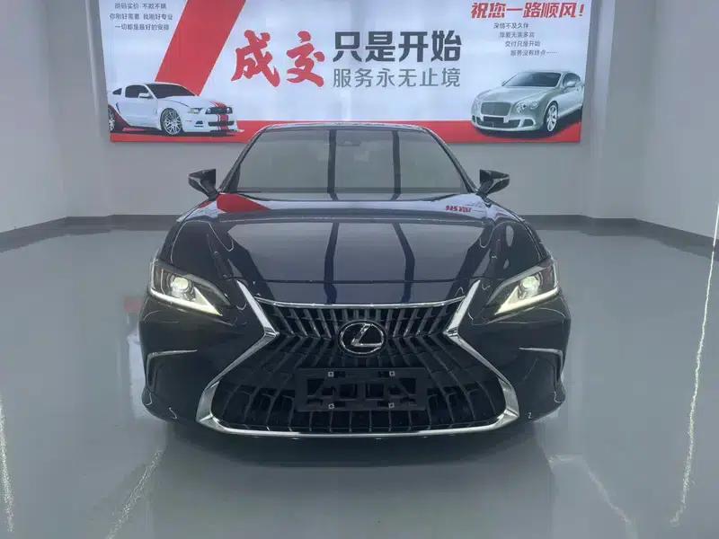 Lexus ES 2022 300h Premium Edition — миниатюра 2