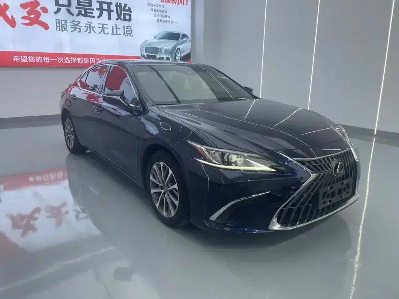 Lexus ES 2022 300h Premium Edition — миниатюра 3
