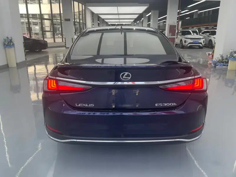 Lexus ES 2022 300h Premium Edition — миниатюра 5