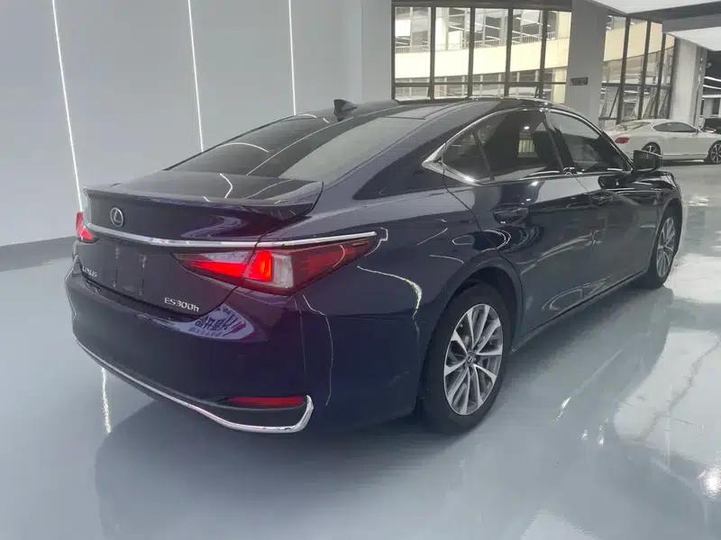 Lexus ES 2022 300h Premium Edition — миниатюра 6