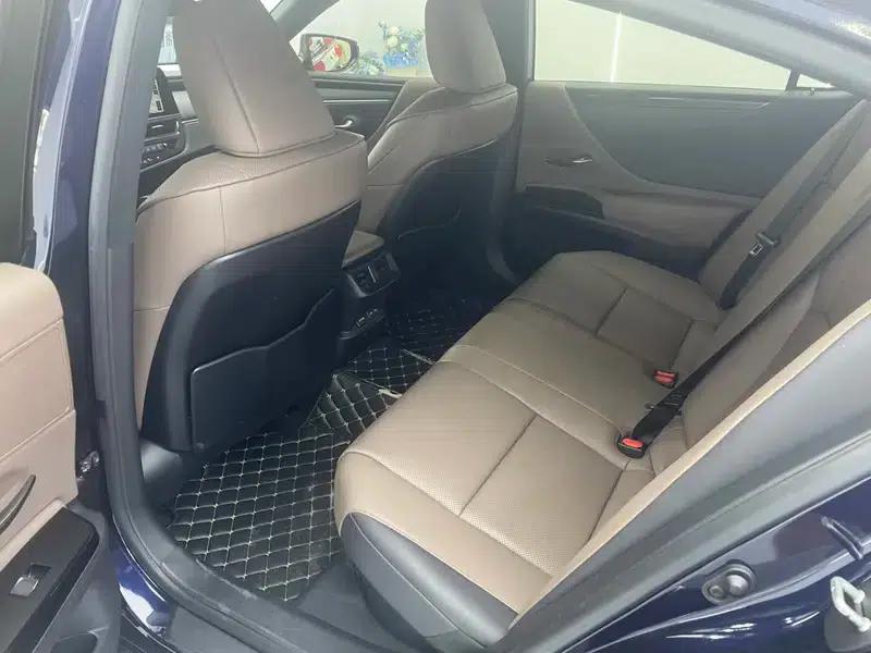Lexus ES 2022 300h Premium Edition — миниатюра 10