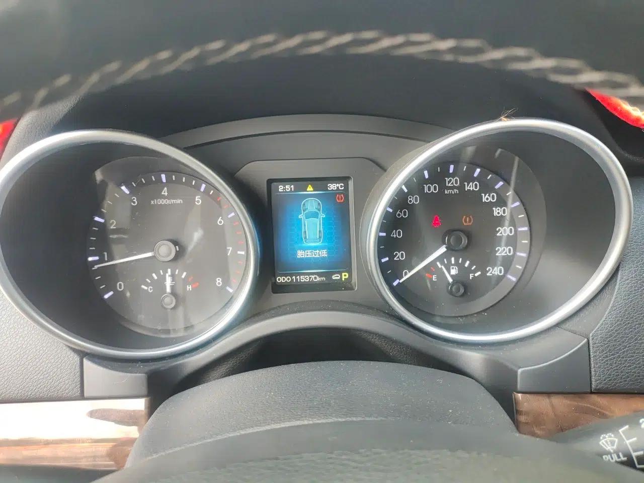 Haval H8 2015 2.0T Two-Wheel Drive Comfort Version — миниатюра 11