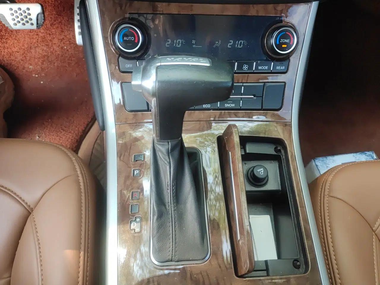 Haval H8 2015 2.0T Two-Wheel Drive Comfort Version — миниатюра 14