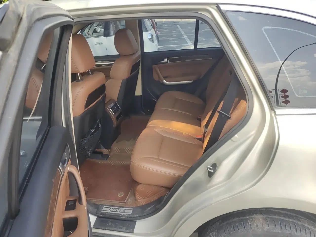 Haval H8 2015 2.0T Two-Wheel Drive Comfort Version — миниатюра 17