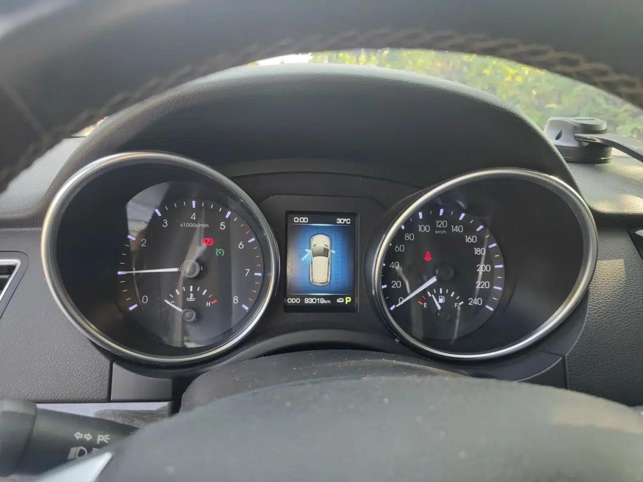 Haval H8 2015 2.0T Two-Wheel-Drive Elite Version — миниатюра 11