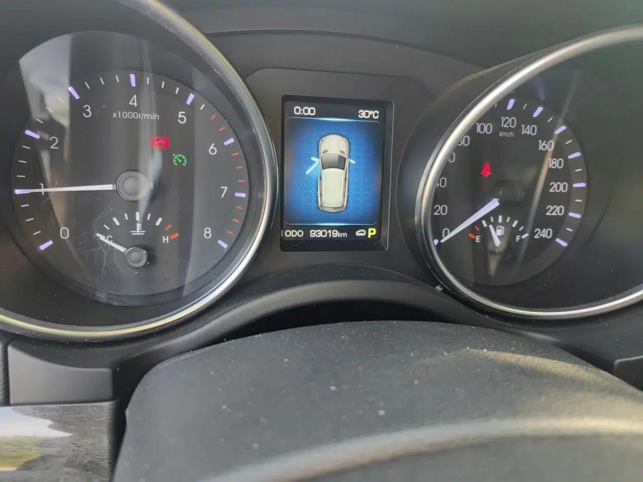 Haval H8 2015 2.0T Two-Wheel-Drive Elite Version — миниатюра 12
