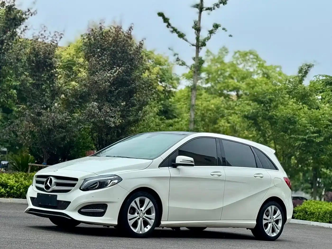 Mercedes-Benz B-Class 2016 B 200 Limited Edition — миниатюра 1